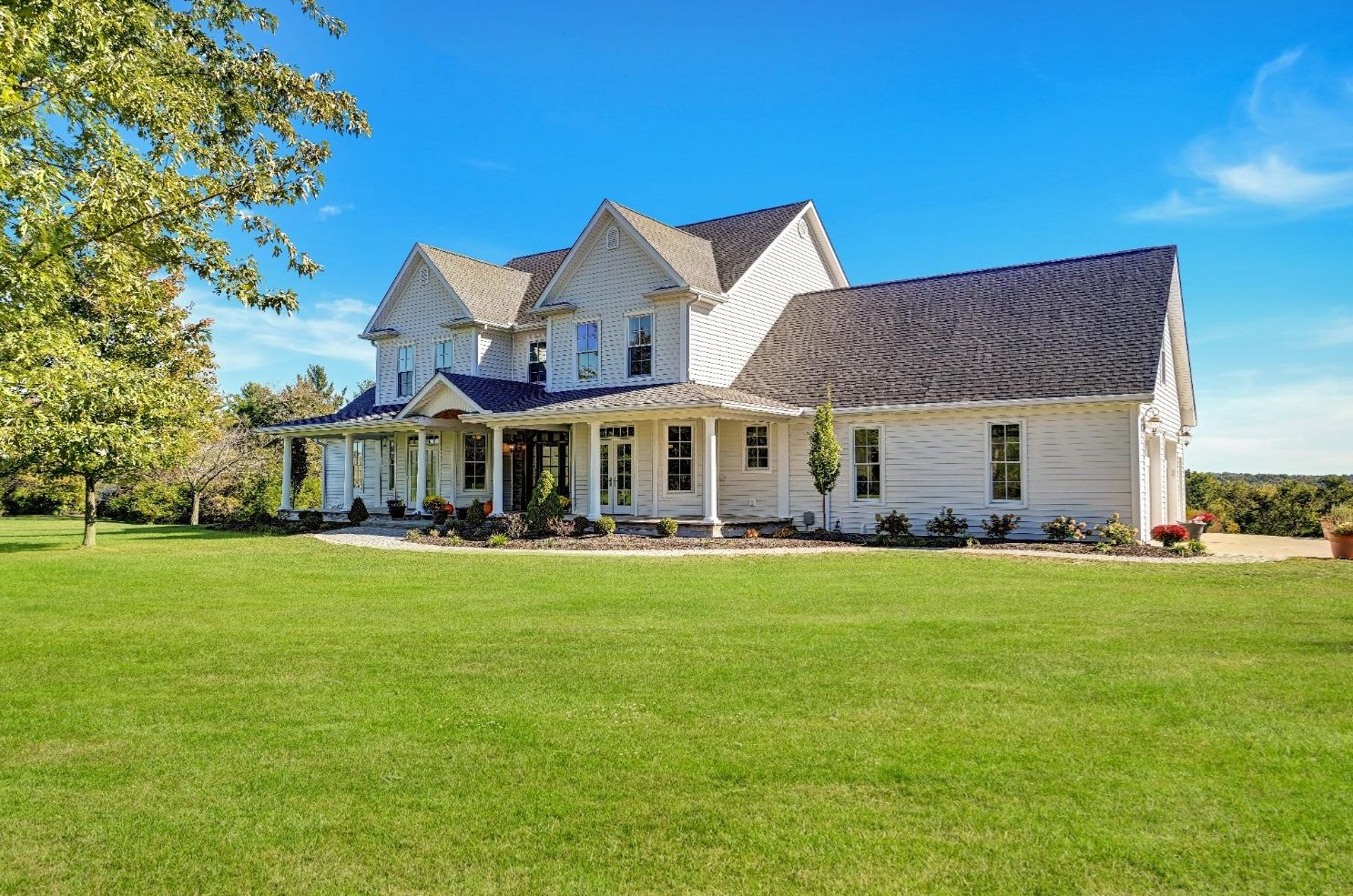 9320 Moody Rd, Moores Hill, IN 47032-9328