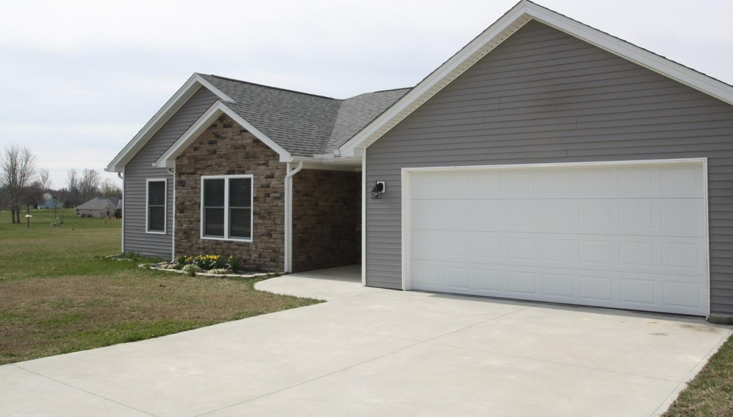 526 Chippewa Ct, Milan, IN 47031