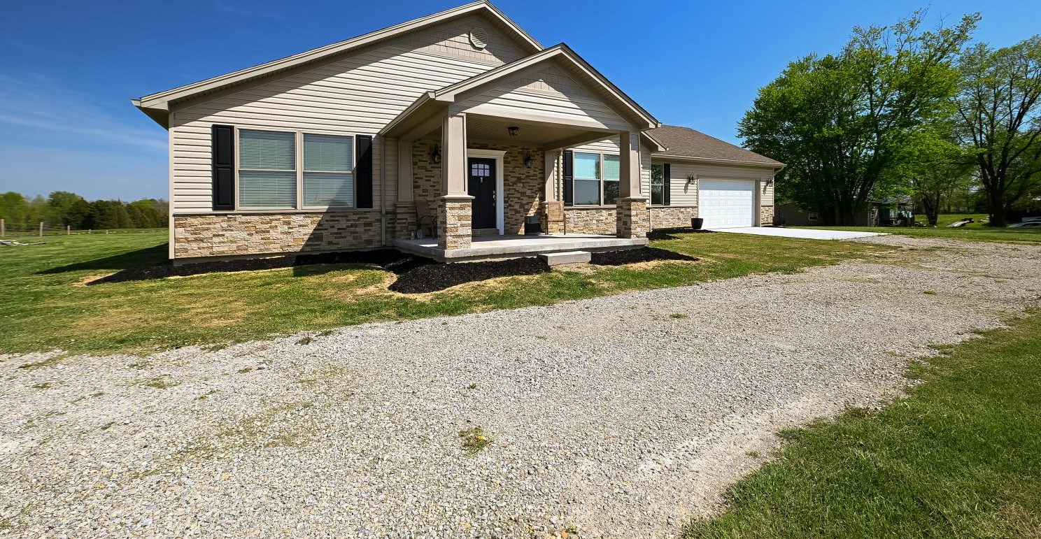 10826 Fairview Rd, Bennington, IN 47011