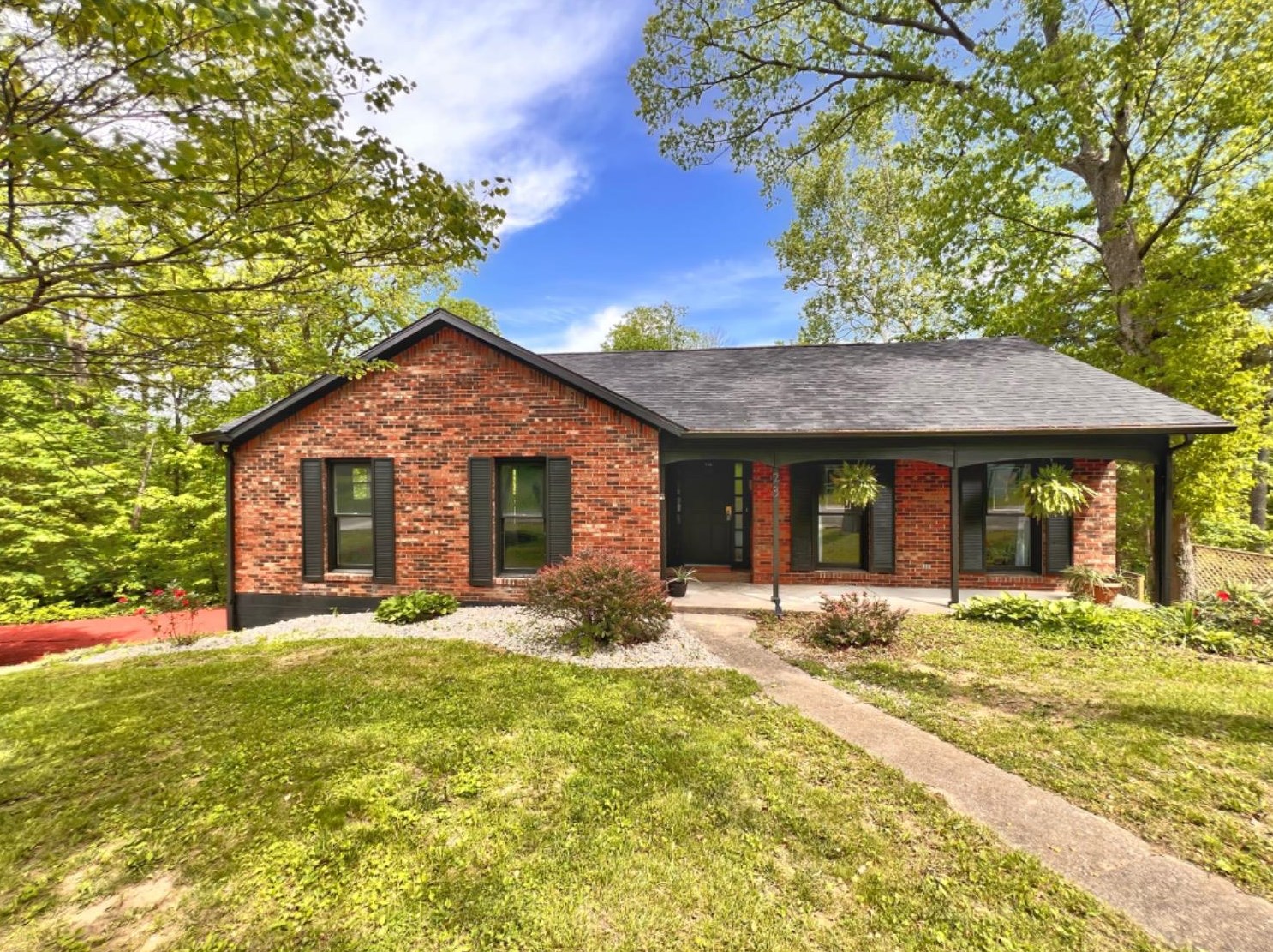 23 Rolling Hills Rd, Versailles, IN 47042-8393