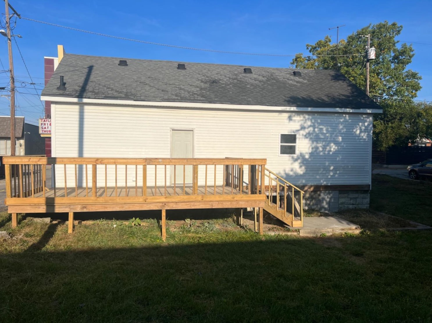 108 N Main St, West Brook Acres, IN 47006