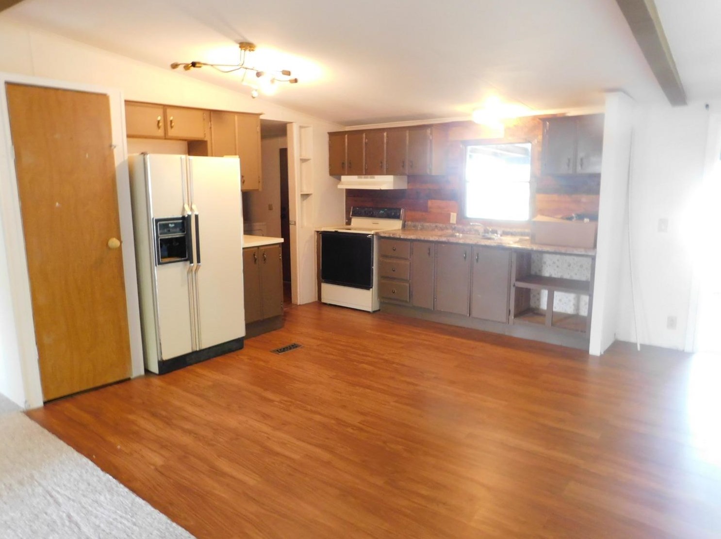 204 E Pike St, Braytown, IN 47043