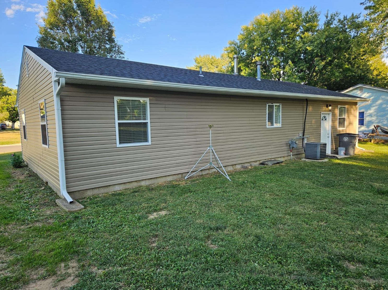 1325 W 6th St, Jennings, IN 47331