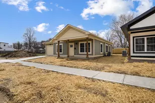 221 E 9th St, Connersville, IN 47331 - Photo 34