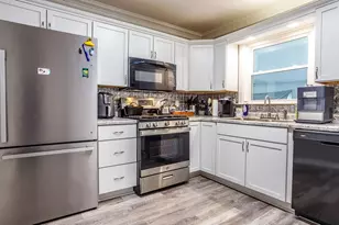 2806 Vermont Ave, Connersville, IN 47331 - Photo 6