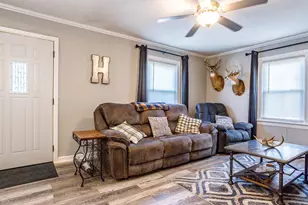 2806 Vermont Ave, Connersville, IN 47331 - Photo 4