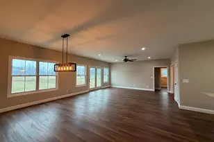 109 Burr Oak Dr, Batesville, IN 47006 - Photo 2