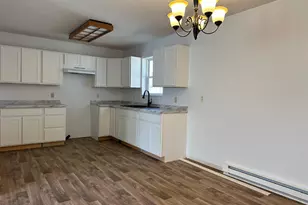 1015 Beech St, Connersville, IN 47331 - Photo 2