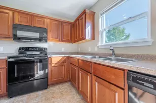 822 Westpointe Dr, Shelbyville, IN 46176 - Photo 12