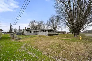 226 Maple St, Sunman, IN 47041 - Photo 4