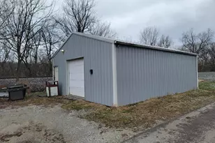 178 W 4th St, Aurora, IN 47001 - Photo 2