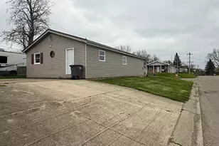 838 W 6th St, Connersville, IN 47331 - Photo 12