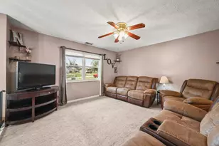 23542 Mapleridge Dr, Lawrenceburg, IN 47025 - Photo 4