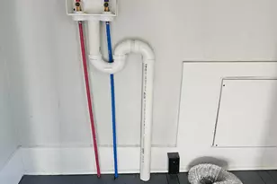 323 E 13th St, Connersville, IN 47331 - Photo 12