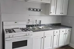 323 E 13th St, Connersville, IN 47331 - Photo 4