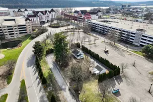 515 Dunn St, Lawrenceburg, IN 47025 - Photo 2