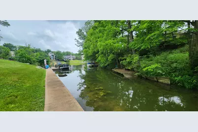 1753 Cove Circle E, Lawrenceburg, IN 47025 - Photo 2