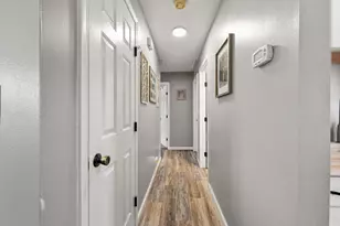 21051 Sunnyridge Dr, Lawrenceburg, IN 47025 - Photo 12