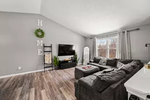 21051 Sunnyridge Dr, Lawrenceburg, IN 47025 - Photo 6