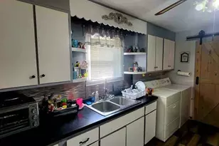 1610 Oakland Ave, Richmond, IN 47374 - Photo 4