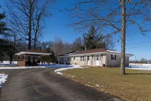 10490 Twin Oaks Dr, Dillsboro, IN 47018 - Photo 2