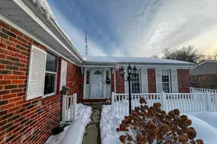 585 Cedar Ln, Batesville, IN 47006 - Photo 2