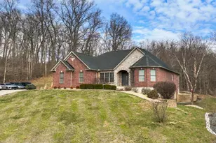 20082 Augusta Dr, Lawrenceburg, IN 47025 - Photo 2