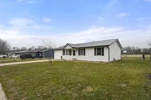 108 Maple St, Vevay, IN 47043 - Photo 2