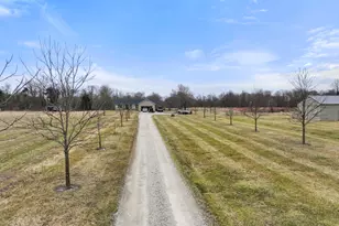 11791 McCrearys Ridge Rd, Florence, IN 47020 - Photo 2