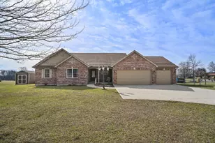 9032 E Edgewood Ln, Sunman, IN 47041 - Photo 1