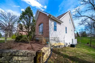 20338 Cedarview Ct, Lawrenceburg, IN 47025 - Photo 6