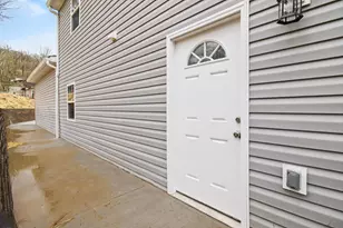 190 Powers, Aurora, IN 47001 - Photo 2