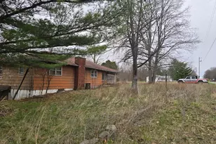 1926 Little Bear Rd, Connersville, IN 47331 - Photo 4