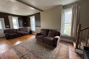 206 E Perry St, Versailles, IN 47042 - Photo 6