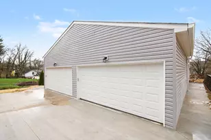 190 Powers, Aurora, IN 47001 - Photo 2