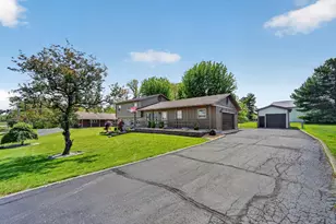 1047 Tekulve, Batesville, IN 47006 - Photo 2