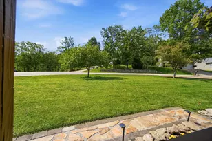 21282 Bellemeade Dr, Lawrenceburg, IN 47025 - Photo 12