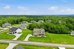 21474 Abbys Dr, Lawrenceburg, IN 47025 - Photo 2