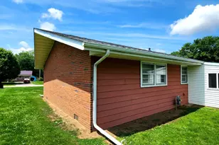 2394 S Sunset Dr, Connersville, IN 47331 - Photo 10