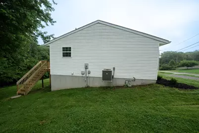 304 Sunset Dr, Aurora, IN 47001 - Photo 4