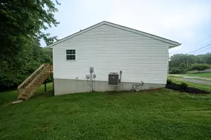 304 Sunset Dr, Aurora, IN 47001 - Photo 4