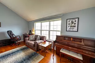 323 Woodfield Dr, Batesville, IN 47006 - Photo 4