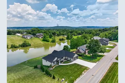 18508 Sycamore Woods Drive, Lawrenceburg, IN 47025 - Photo 2