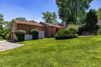 1754 Cove Circle E, Lawrenceburg, IN 47025 - Photo 4