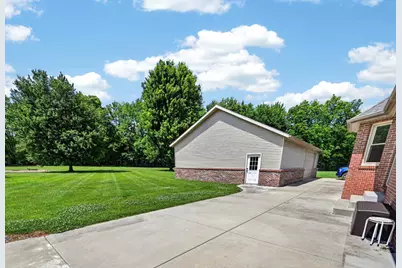 920 Doesprings Drive, Sunman, IN 47041 - Photo 32