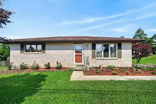 601 Pleasant View Dr, Aurora, IN 47001 - Photo 1