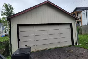 609 Walnut St, Madison, IN 47250 - Photo 6