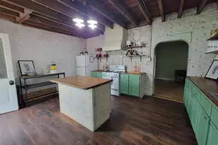 609 Walnut St, Madison, IN 47250 - Photo 18