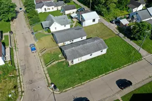 821 W 6th St, Connersville, IN 47331 - Photo 16