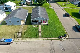 821 W 6th St, Connersville, IN 47331 - Photo 12